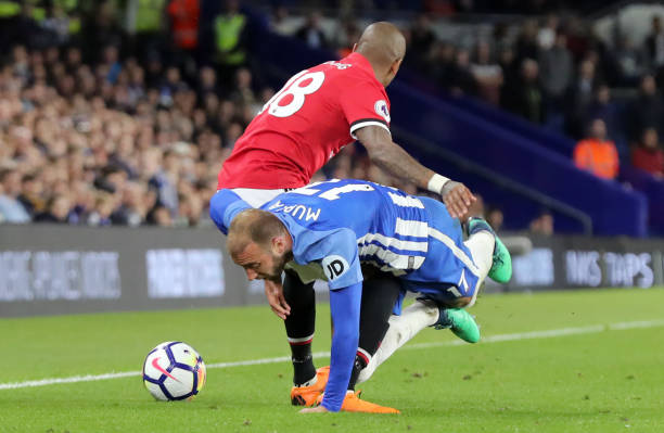 队绝地反击 队绝地反击